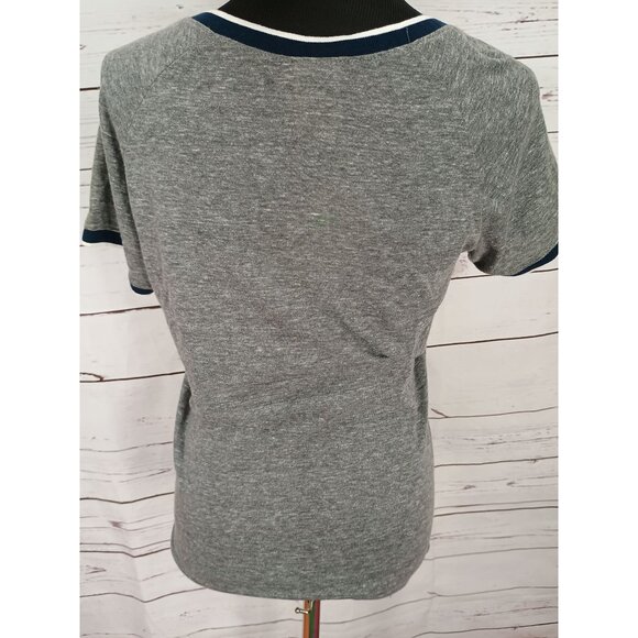 Atlanta Braves Womens V-Neck Tee By 5th & Ocean Size‎ M Gray Cotton Blend - Picture 5 of 9